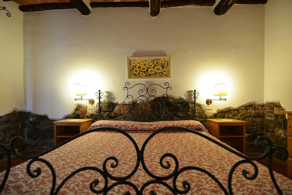 La Fiaba Guest House คาสเตลลินาอินเคียนติ ภายนอก รูปภาพ